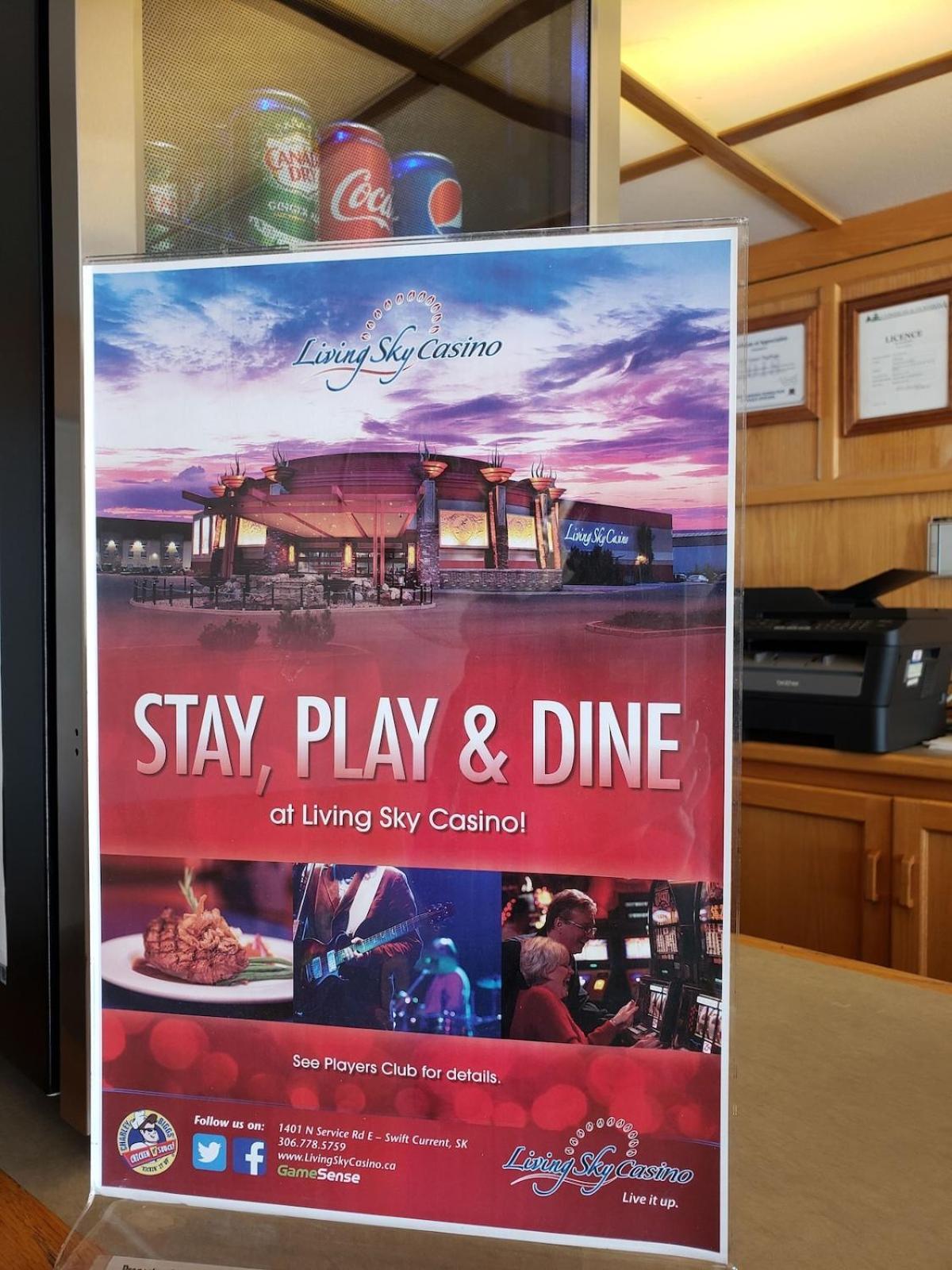 Skyview Swift Current Hotel Bagian luar foto