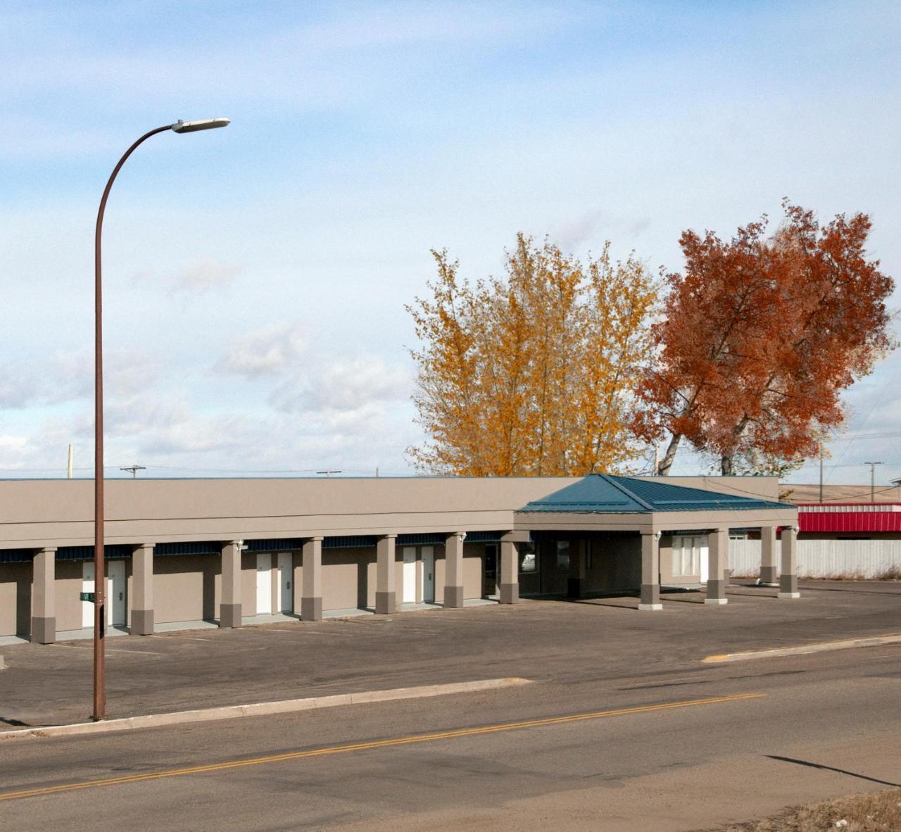 Skyview Swift Current Hotel Bagian luar foto