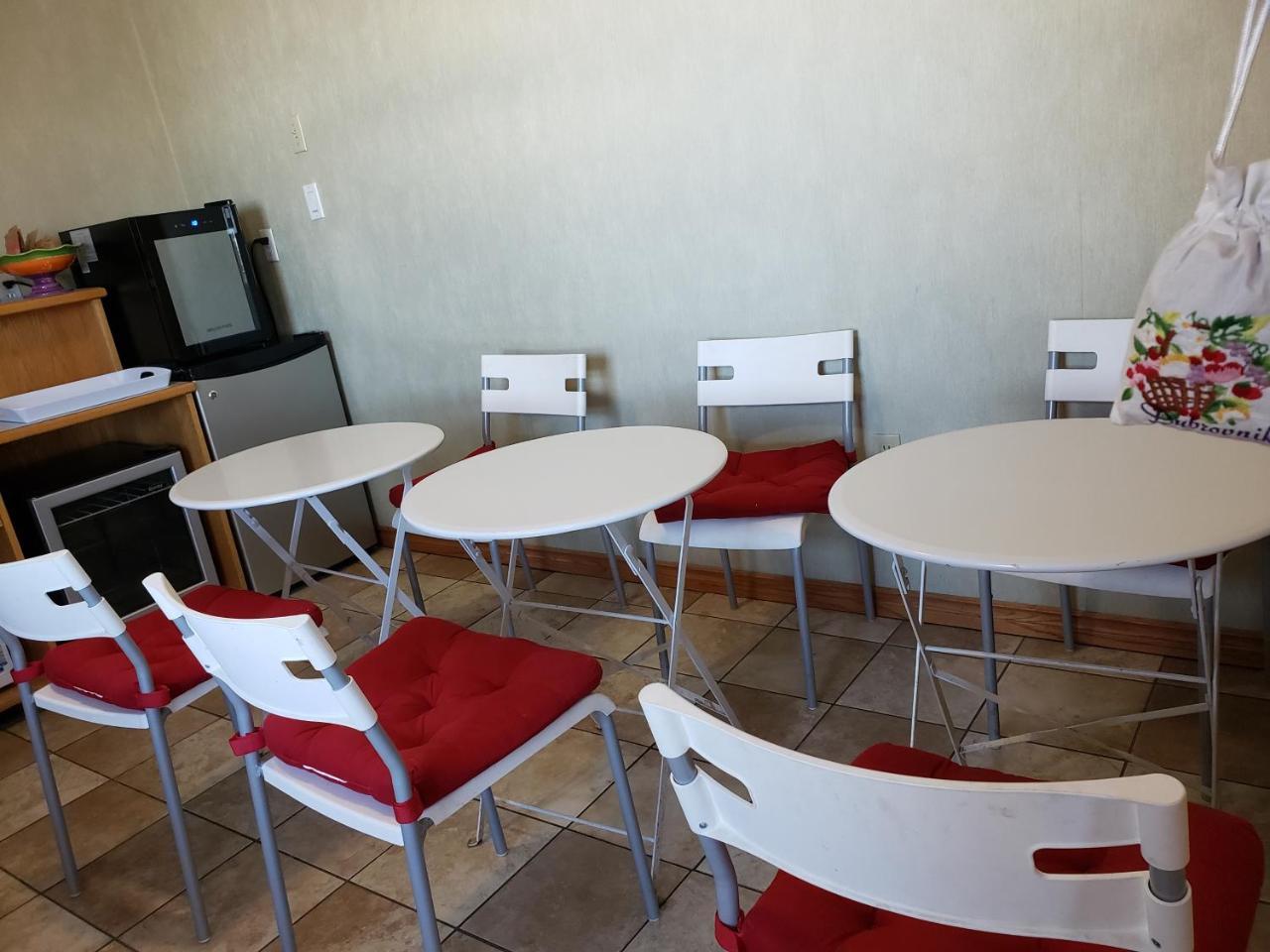 Skyview Swift Current Hotel Bagian luar foto